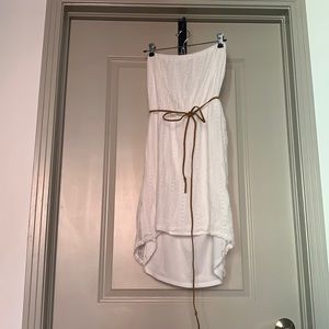 White lace sleeveless dress